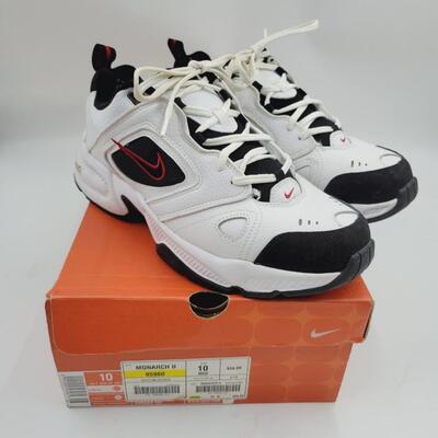 NIKE MONARCH II SHOES -MENS SIZE 10