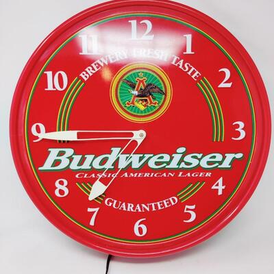BUDWEISER LIGHT UP CLOCK