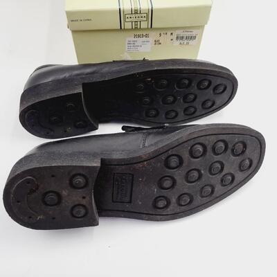 ARIZONA LIKE NEW BLACK LEATHER LOAFERS MENS SIZE 9.5
