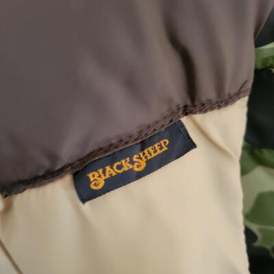 BLACK SHEEP REVERSIBLE PUFFY VEST MENS SIZE MD