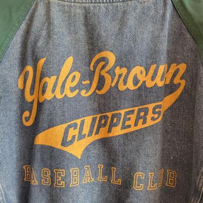 VINTAGE YALE BROWN CLIPPERS JACKET SIZE LARGE