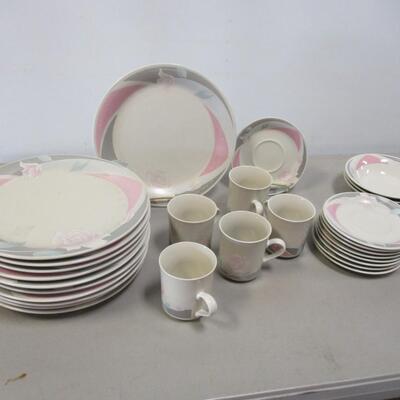 Ciera Fine Dinnerware Lot 28 Pieces