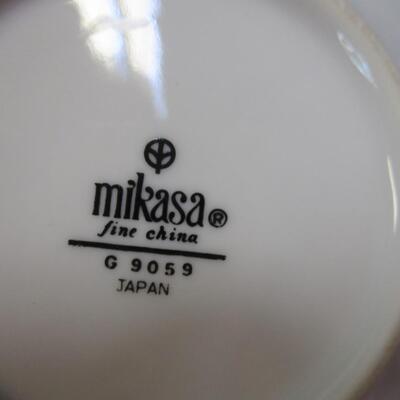 Clear Crystal & Fine China Dishes