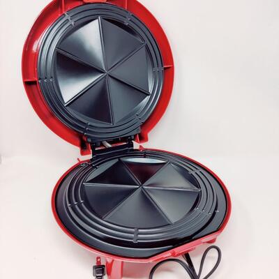 SANTA FE QUESADILLA MAKER NEW IN BOX