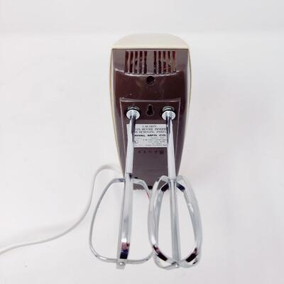 VINTAGE RIVAL ELECTRIC HAND MIXER