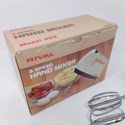 VINTAGE RIVAL ELECTRIC HAND MIXER