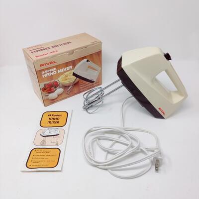 VINTAGE RIVAL ELECTRIC HAND MIXER