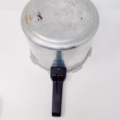 PRESTO PRESSURE COOKER
