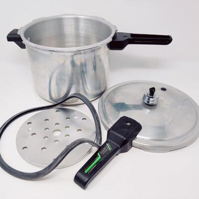PRESTO PRESSURE COOKER
