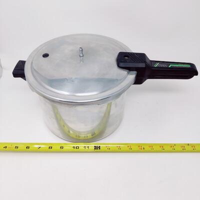 PRESTO PRESSURE COOKER