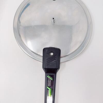 PRESTO PRESSURE COOKER