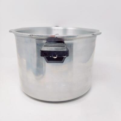 PRESTO PRESSURE COOKER