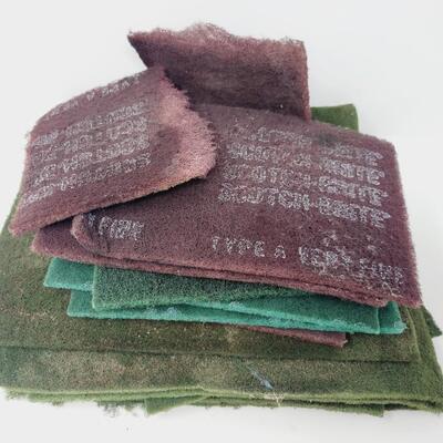 BUNDLE OF SCRATCHY PADS