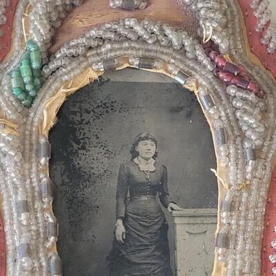 Lot 59: Antique MOHAWK IROQUOIS Indian Raised Handbeaded Picture Frame with Tin Type of Native American Woman