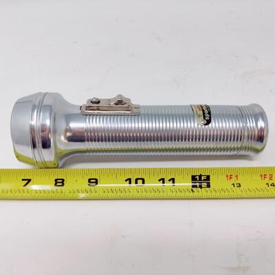 RAY-O-VAC SPORTSMAN FLASHLIGHT
