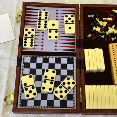 Dominoes Set with Case