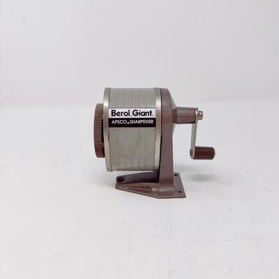 BEROL GIANT APSCO SHARPENER