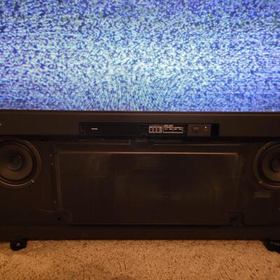 TOSHIBA BIG SCREEN TELEVISION W/ GOOD SOUND