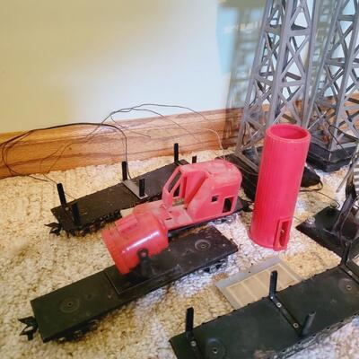 VINTAGE TRAIN BUILDINGS AND ACCESSORIES