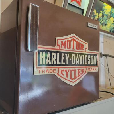 VINTAGE EXCELLENCE MINI FRIDGE W/ HATLEY DAVIDSON STICKER