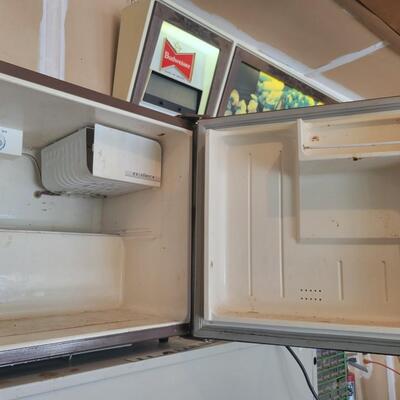 VINTAGE EXCELLENCE MINI FRIDGE W/ HATLEY DAVIDSON STICKER