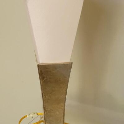 Lot 82: Table top Lamp