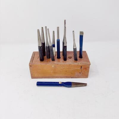 HARGRAVE AND UNBRANDED METAL PUNCH AND CHISEL LOT W/ BOX