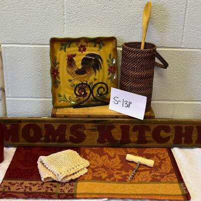 MOMS KITCHEN Lot