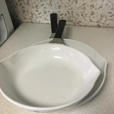 Corning ware  cornflower double spout skillet set