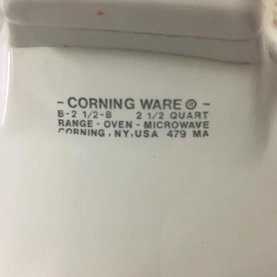 Vintage Corningware round casseroles with lids.