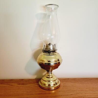 VINTAGE GOLD TONED OIL LAMP