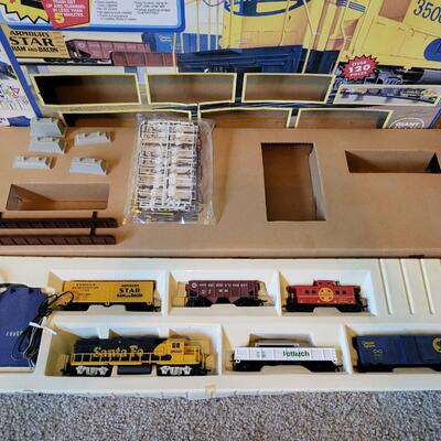 BLAZING RAILS HO ELECTRIC TRAIN SET (NO TRACKS)