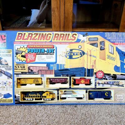BLAZING RAILS HO ELECTRIC TRAIN SET (NO TRACKS)