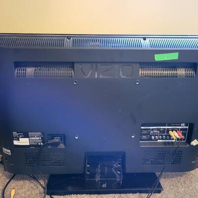 40 IN VIZEO FLAT SCREEN TV W/ REMOTE