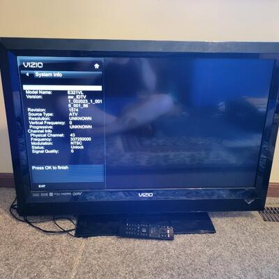 40 IN VIZEO FLAT SCREEN TV W/ REMOTE