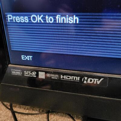40 IN VIZEO FLAT SCREEN TV W/ REMOTE