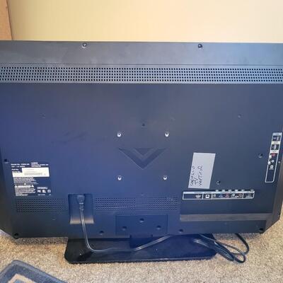 31 IN VIZIO FLAT SCREEN TV W/ WIFI
