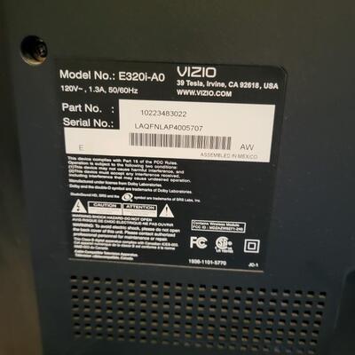 31 IN VIZIO FLAT SCREEN TV W/ WIFI