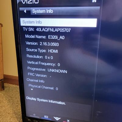 31 IN VIZIO FLAT SCREEN TV W/ WIFI
