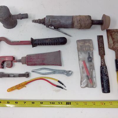 MISC GARAGE TOOLS LOT