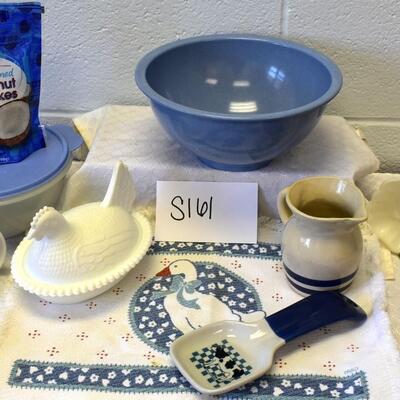 Blue Kitchen Lot
