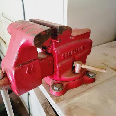CRAFTMAN SWIVEL BENCH CLAMP