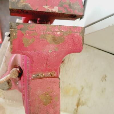 CRAFTMAN SWIVEL BENCH CLAMP