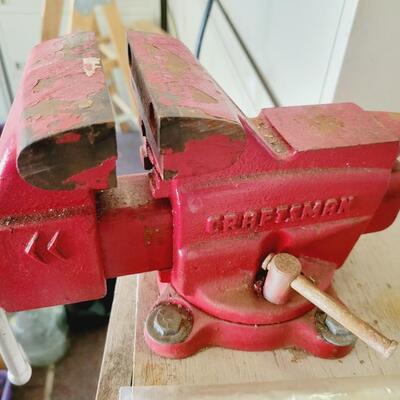 CRAFTMAN SWIVEL BENCH CLAMP