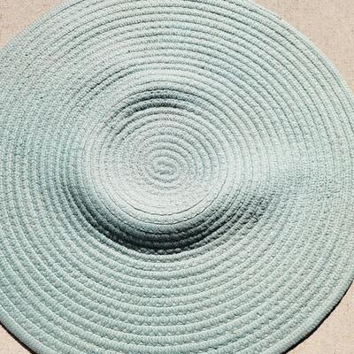 BEAUTIFUL CIRCULAR BRAIDED RUG