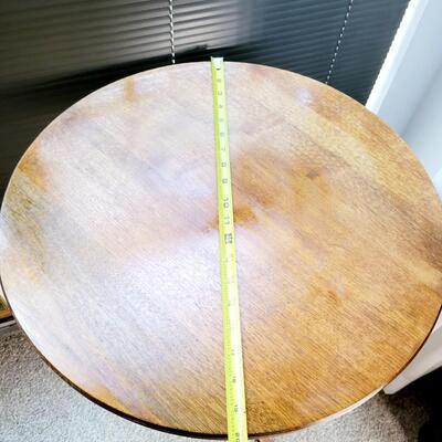 ORNATE ANTIQUE WOODEN SIDE TABLE