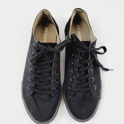 JOE BOXER CANVAS SHOES MENS SIZE 9.5