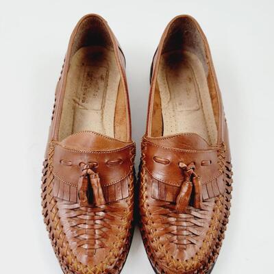 MIDTOWN BEACH GENUINE LEATHER TASSLED LOAFERS SIZE 9.5