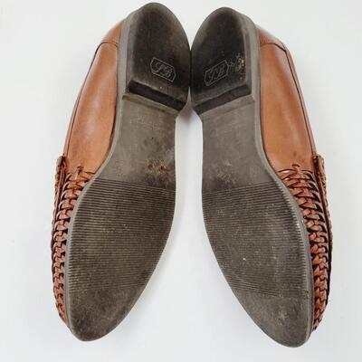 MIDTOWN BEACH GENUINE LEATHER TASSLED LOAFERS SIZE 9.5