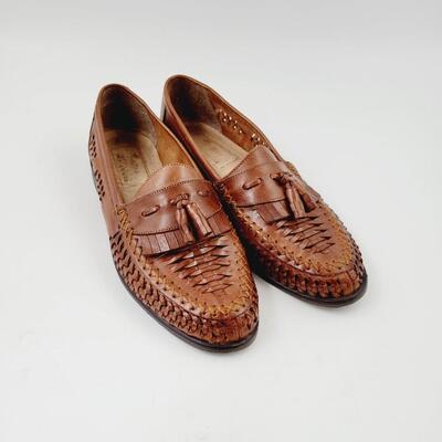MIDTOWN BEACH GENUINE LEATHER TASSLED LOAFERS SIZE 9.5